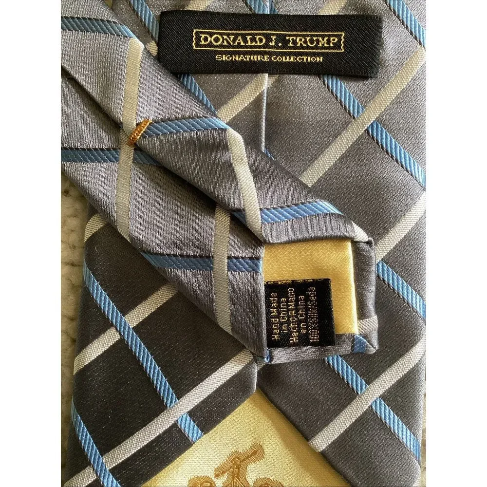 Donald Trump Signature Collection Gray Silk Tie 58 In X 4 In
